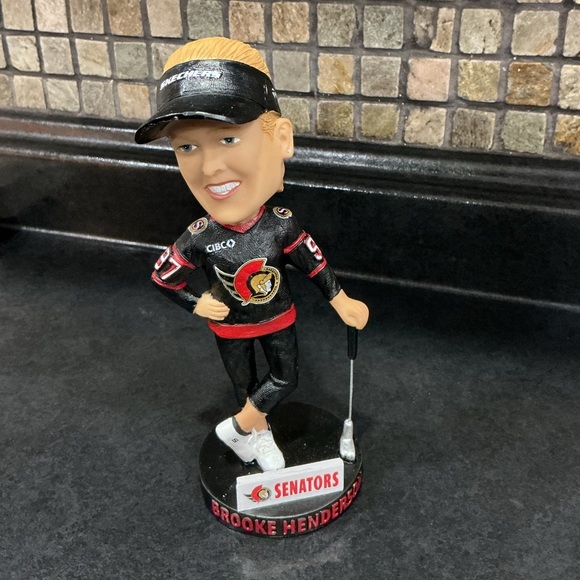 Brooke Henderson golfer, limited edition Senators Bobblehead Figurine -Black Red - Picture 1 of 4